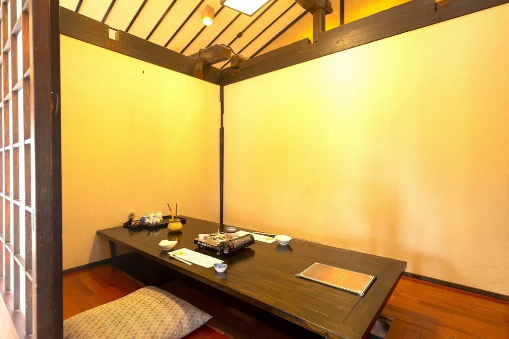 和の宿夢月のお食事処（掘り炬燵の個室）